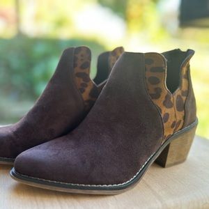 Pierre Dumas Cheetah Print Ankle Boots